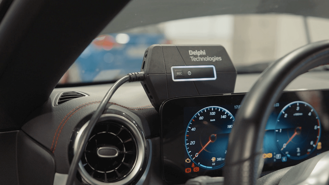 Cómo usar un escáner OBD2: Qué es, cómo funciona y cuál elegir | Masters of Motion