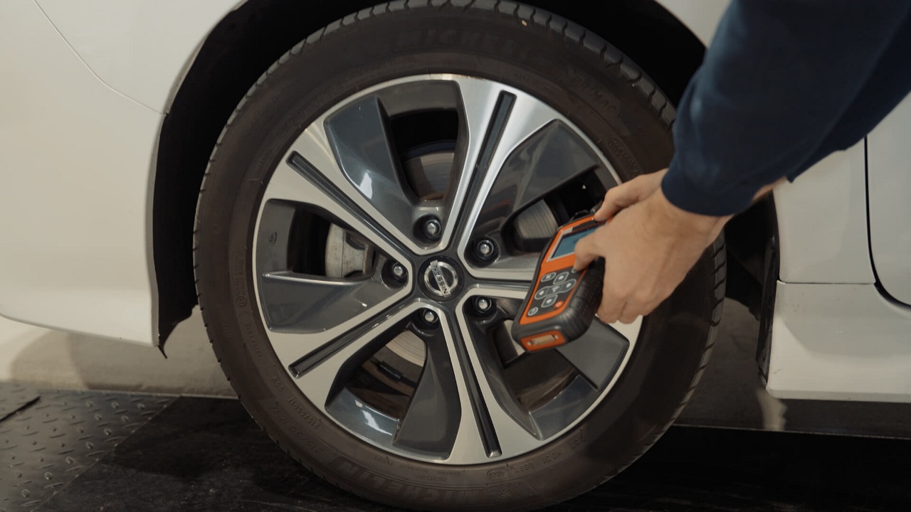 How to program a TPMS valve