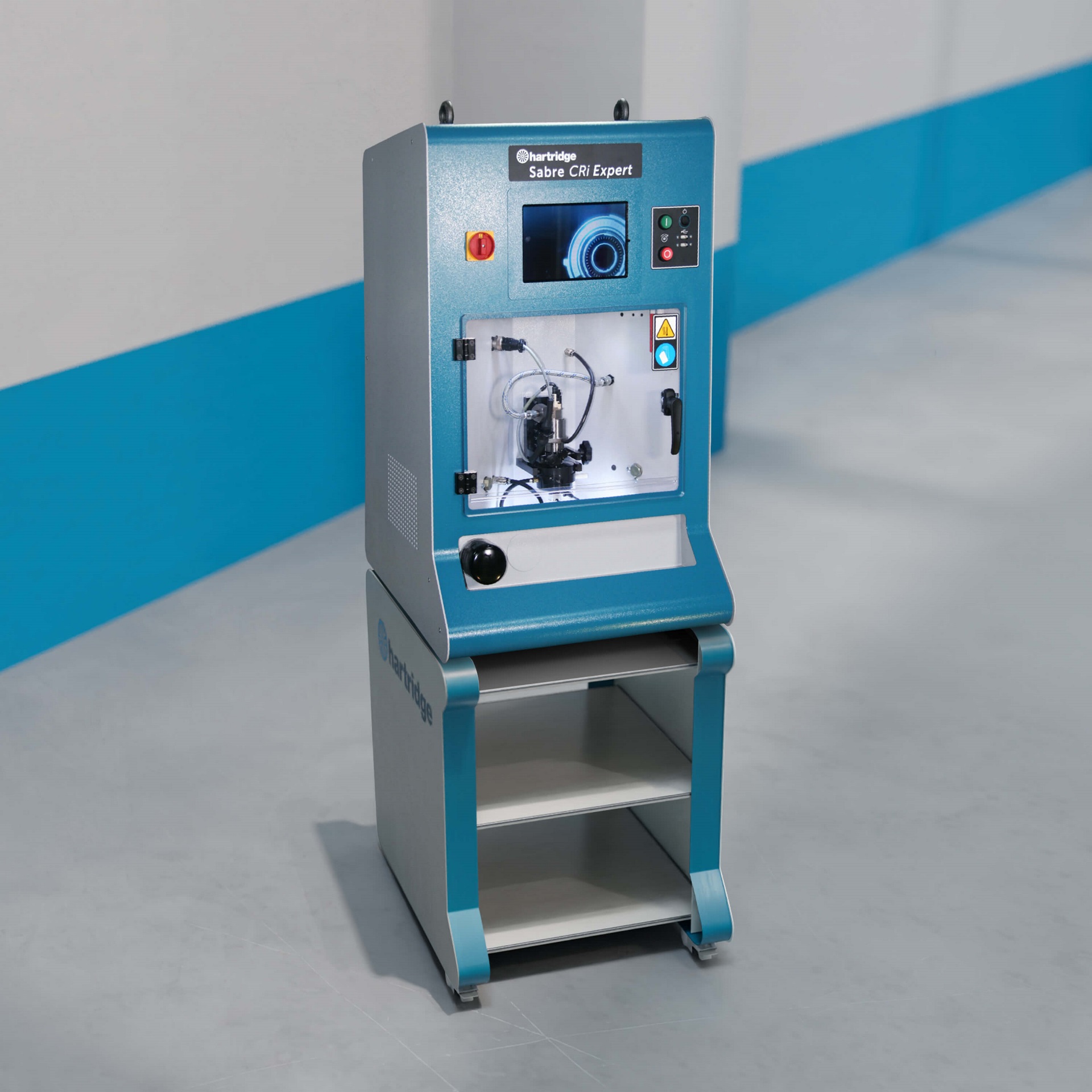 Front facing common rail injector testing bench